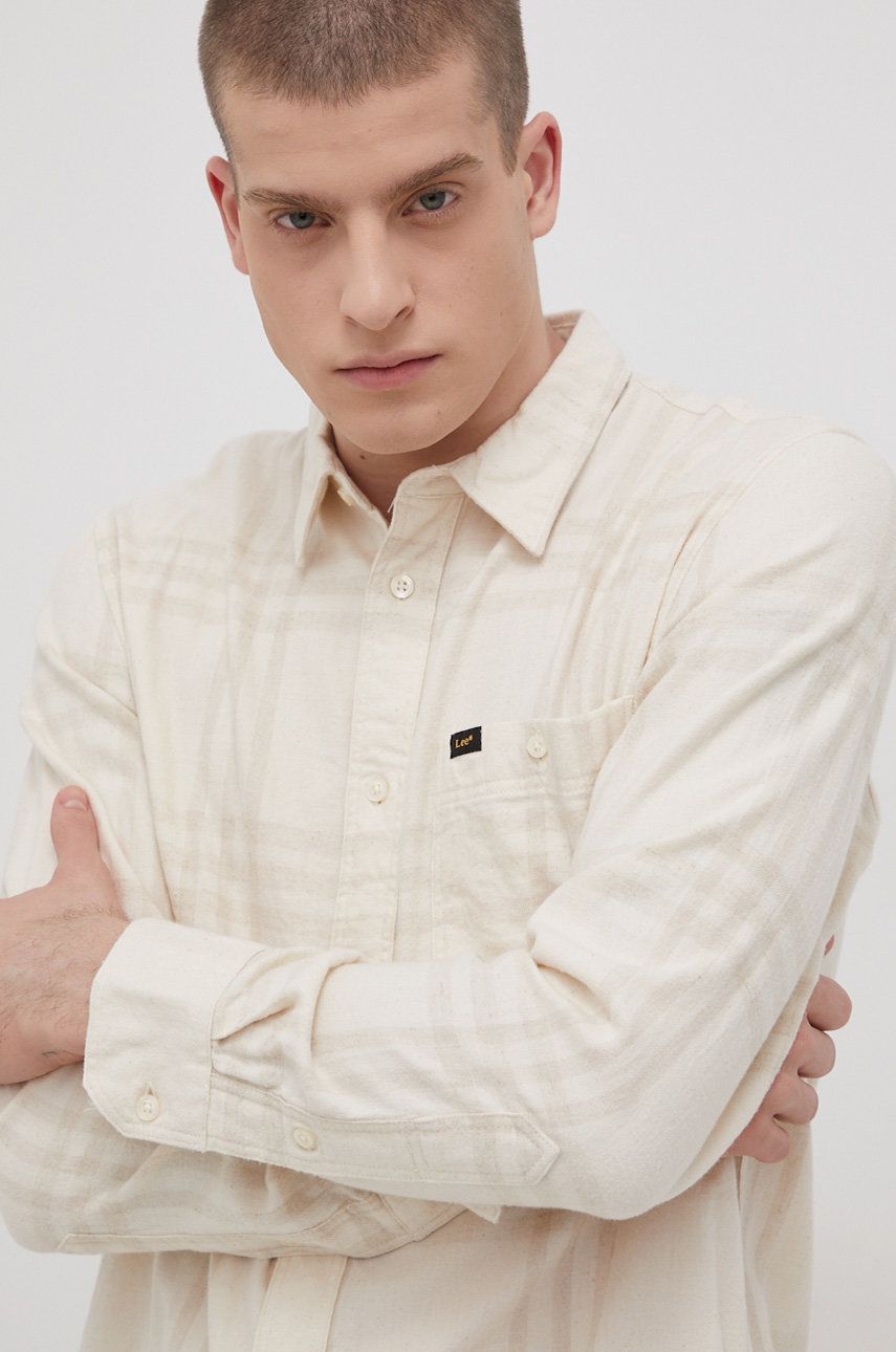 Lee Cămașă din amestec de in bărbați, culoarea crem, cu guler clasic, regular 2023 ❤️ Pret Super answear imagine noua 2022