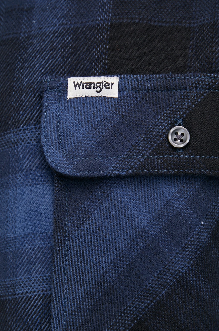 

Хлопковая рубашка Wrangler мужская цвет синий regular классический воротник