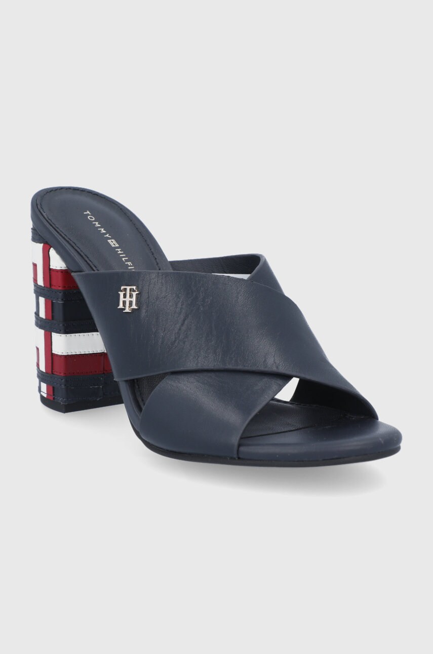 

Кожаные шлепанцы Tommy Hilfiger женские цвет синий каблук кирпичик