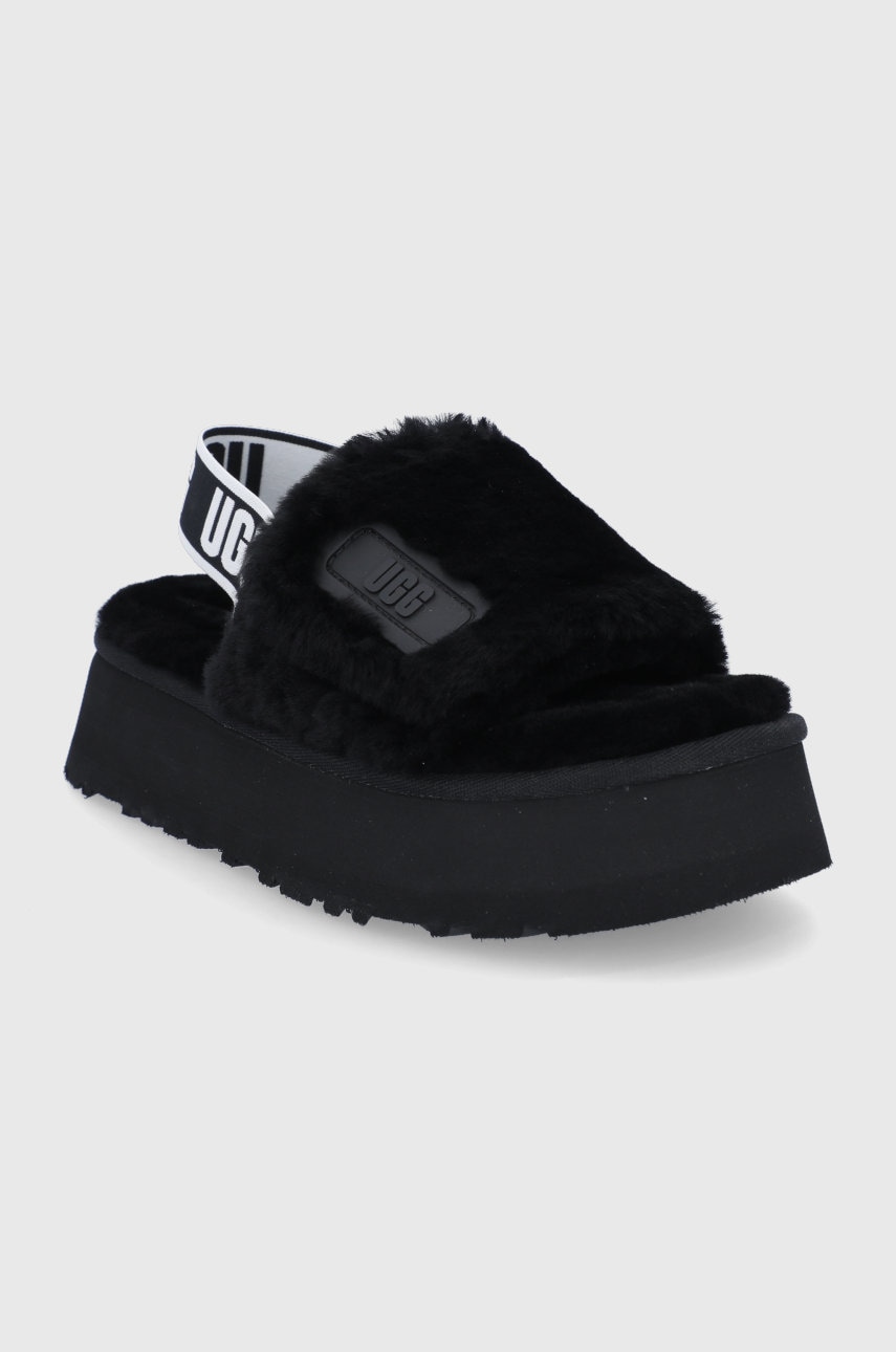 

Шерстяные тапочки UGG цвет чёрный