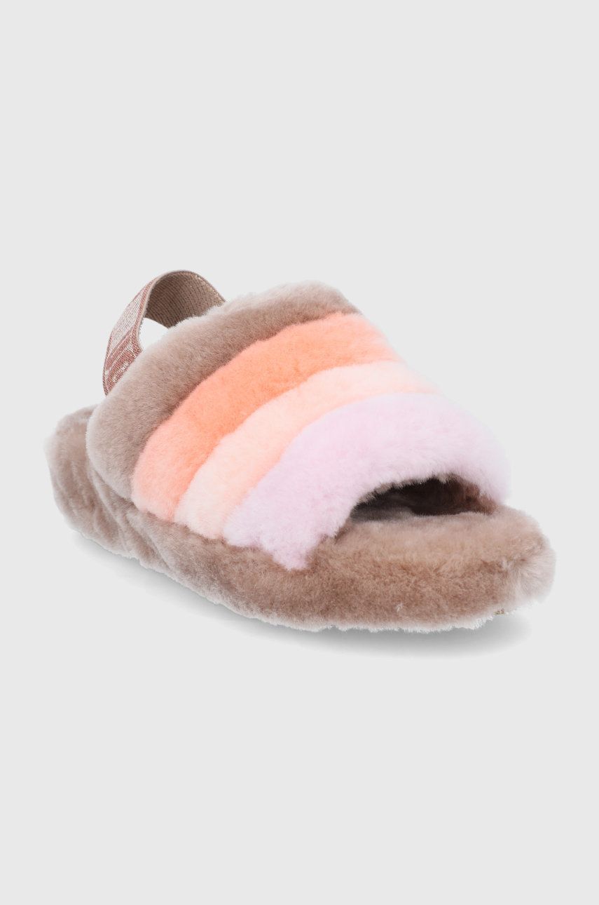 

Шерстяные тапочки UGG Fluff Yeah