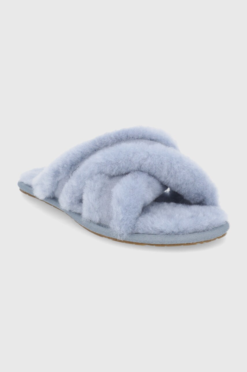 

Вовняні тапочки UGG