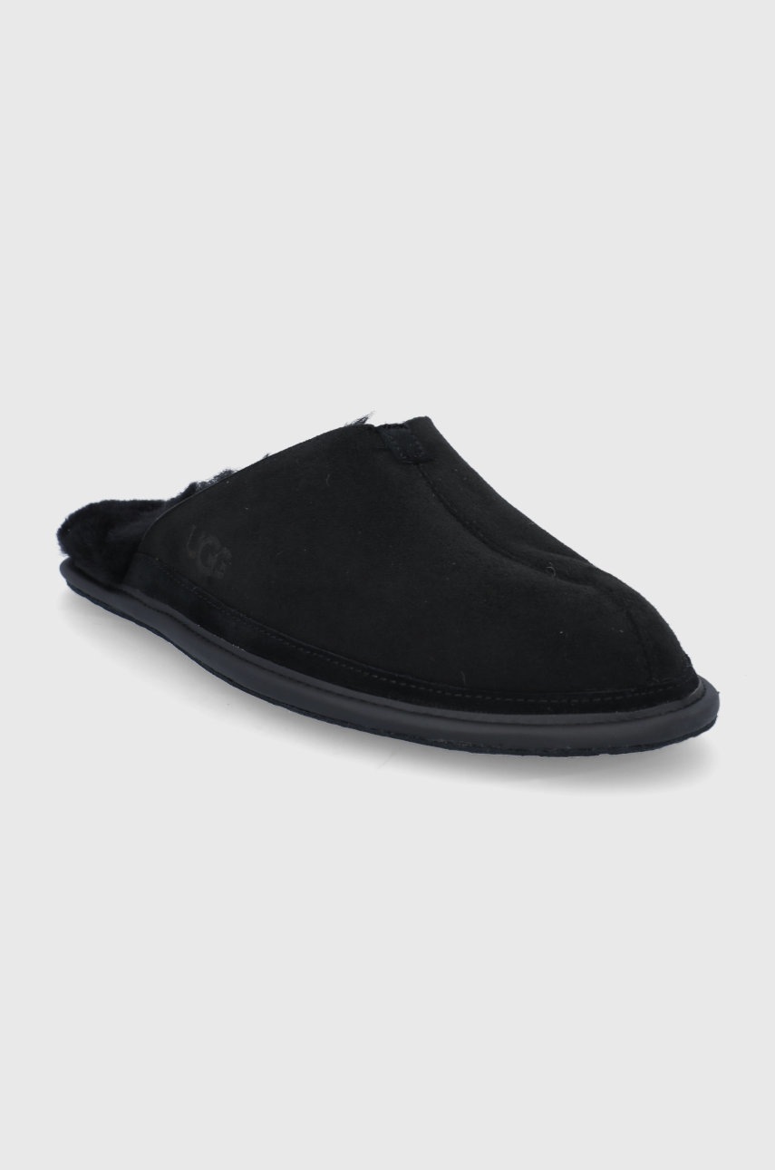 

Замшеві тапочки UGG M Hyde колір чорний