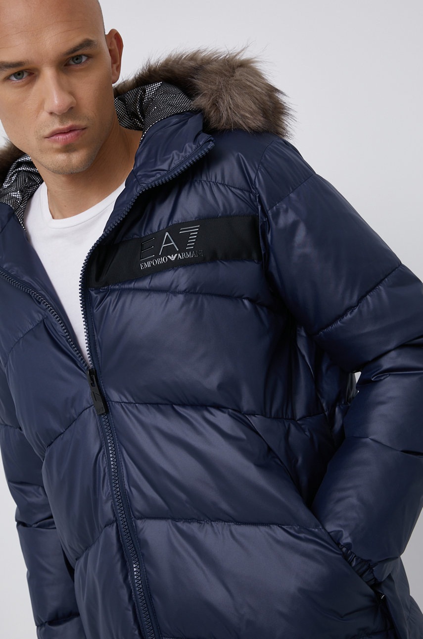 

Яке EA7 Emporio Armani мъжко в тъмносиньо със зимна изолация, Тъмносин