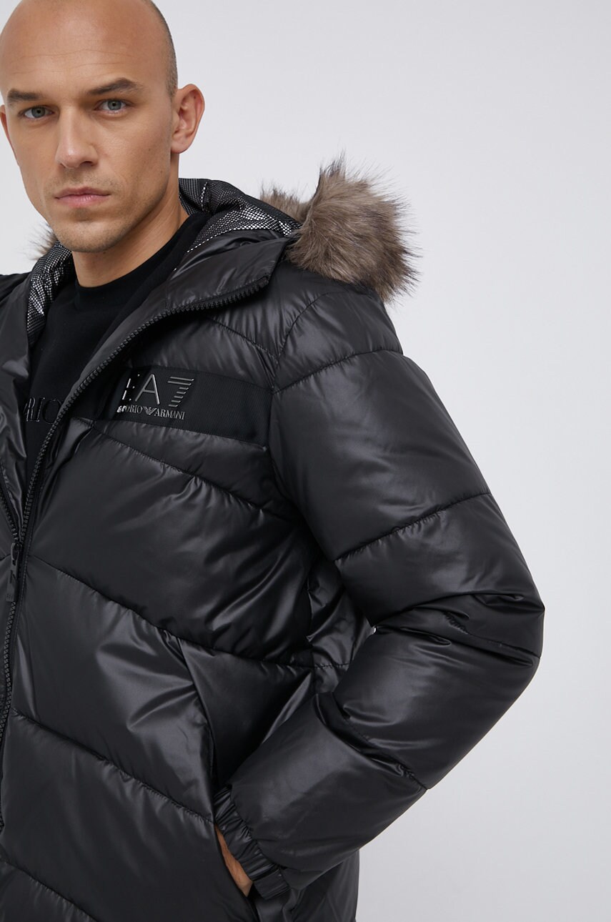 

Яке EA7 Emporio Armani мъжко в черно със зимна изолация, Черен