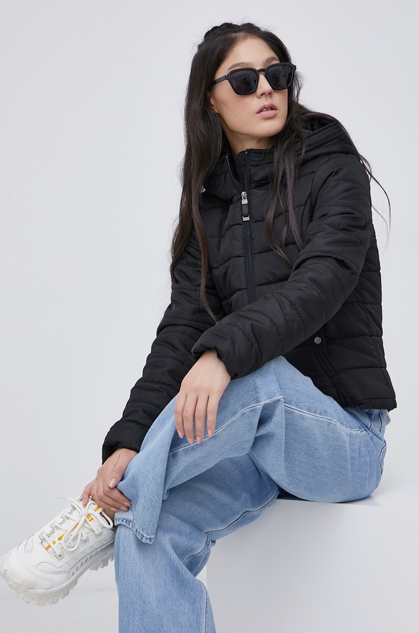 

Куртка Vero Moda жіноча колір чорний перехідна