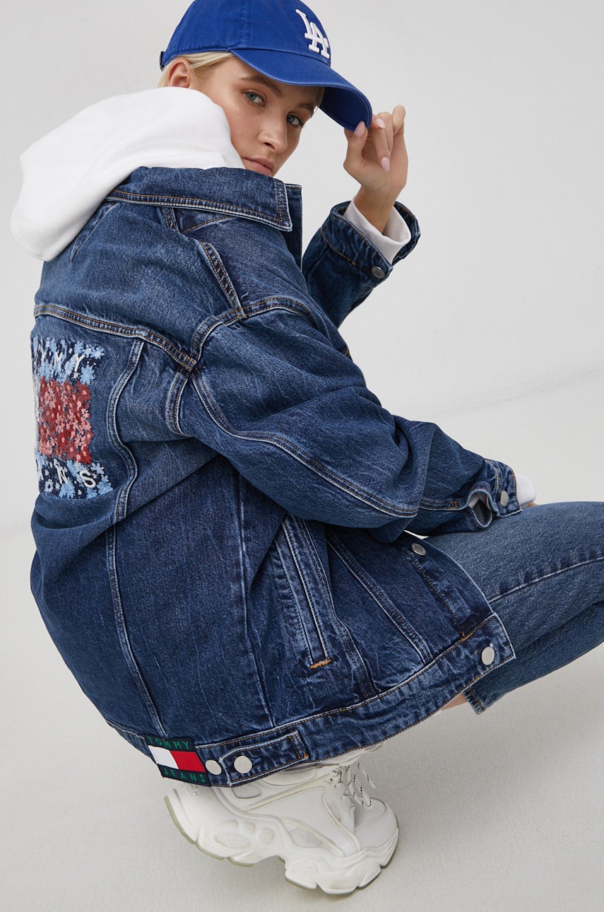 

Дънково яке Tommy Jeans дамско в тъмносиньо с преходна изолация, Тъмносин