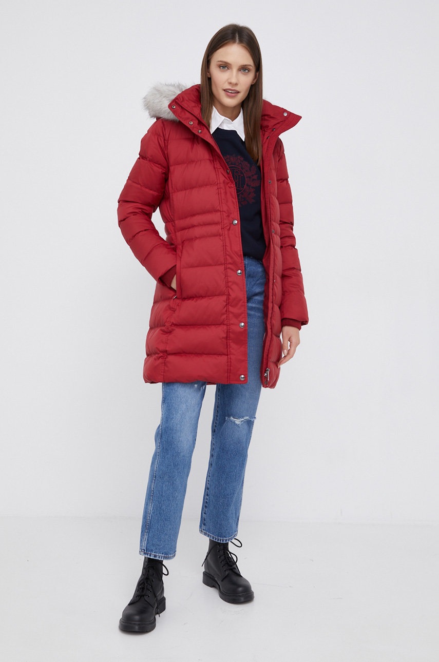 

Пуховая куртка Tommy Hilfiger женская цвет красный зимняя