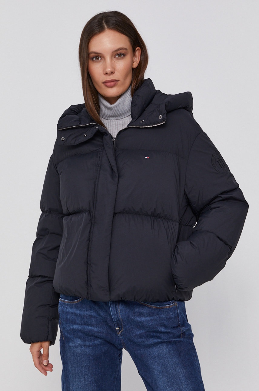 

Пуховая куртка Tommy Hilfiger женская цвет чёрный зимняя