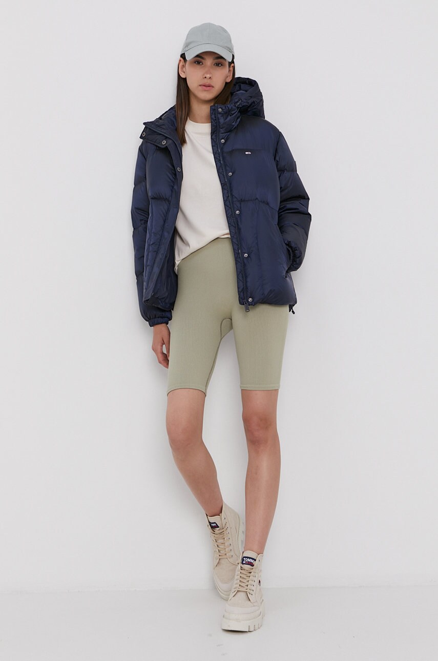 

Пухова куртка Tommy Jeans жіноча колір синій зимова