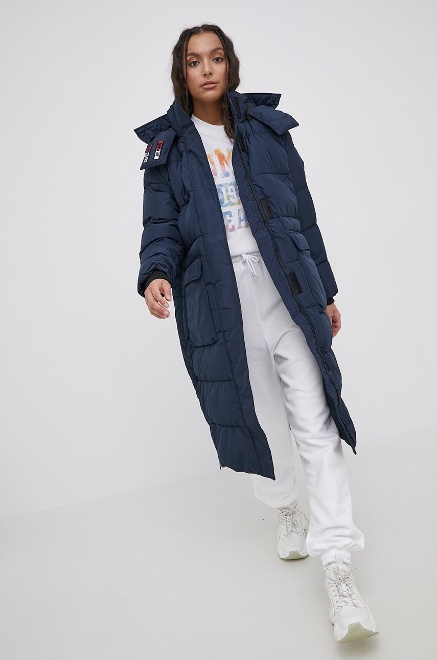 

Куртка Tommy Jeans женская цвет синий зимняя