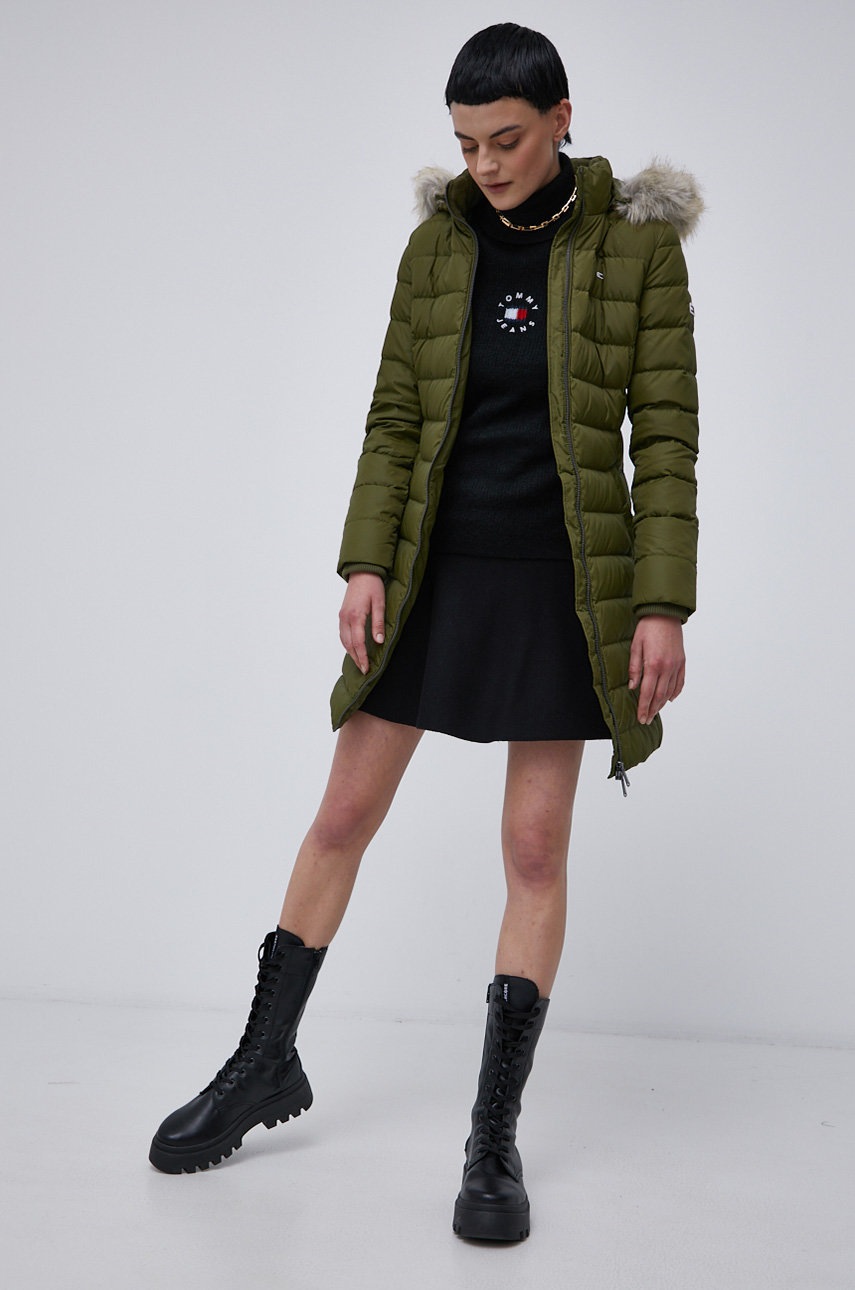 

Яке Tommy Jeans дамско в зелено с преходна изолация, Зелен