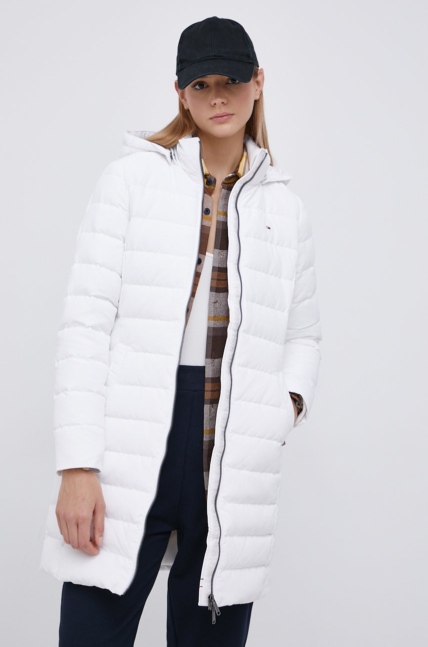 

Пухова куртка Tommy Jeans жіноча колір білий перехідна
