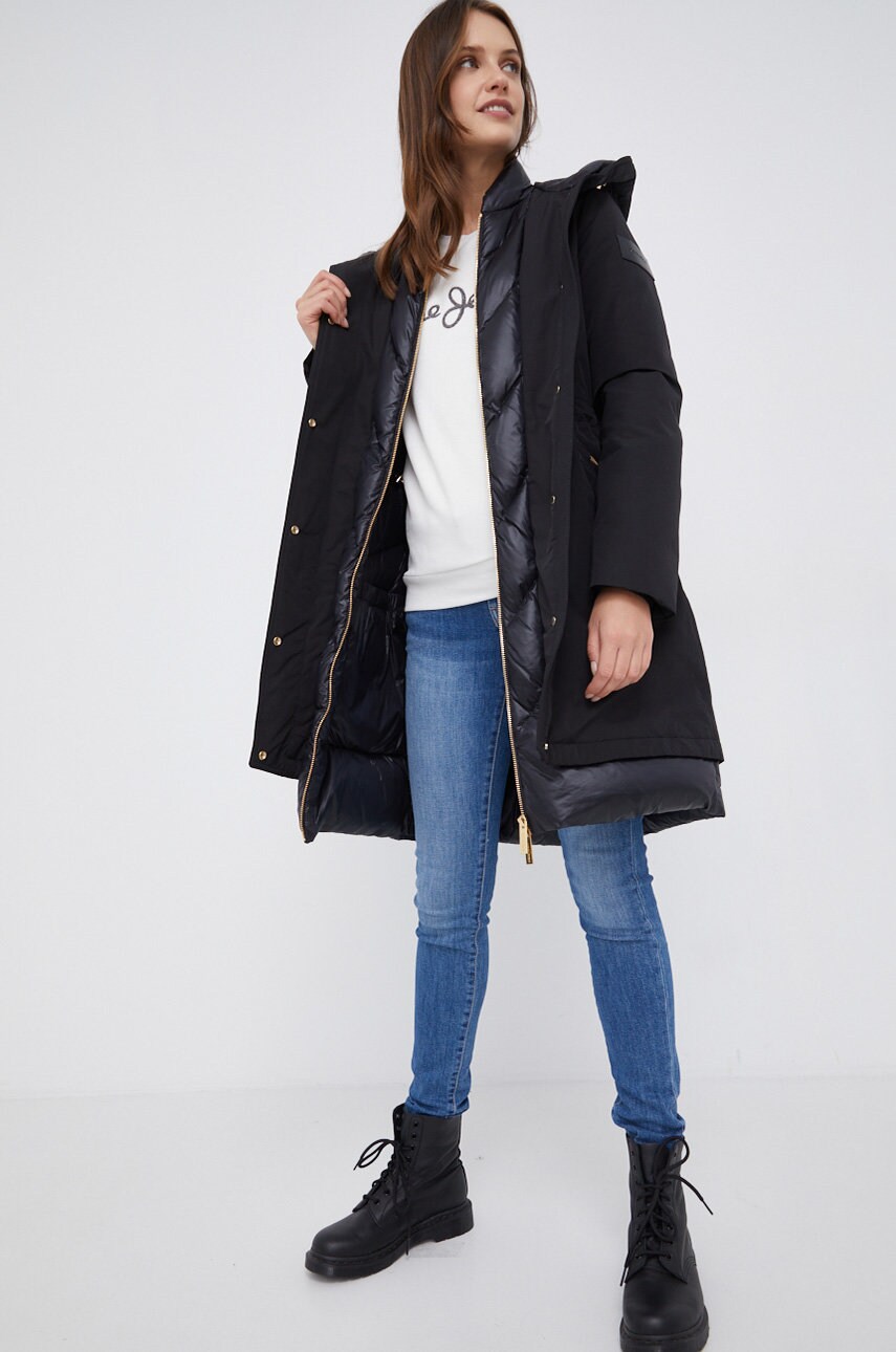 

Пухова куртка Woolrich жіноча колір чорний зимова
