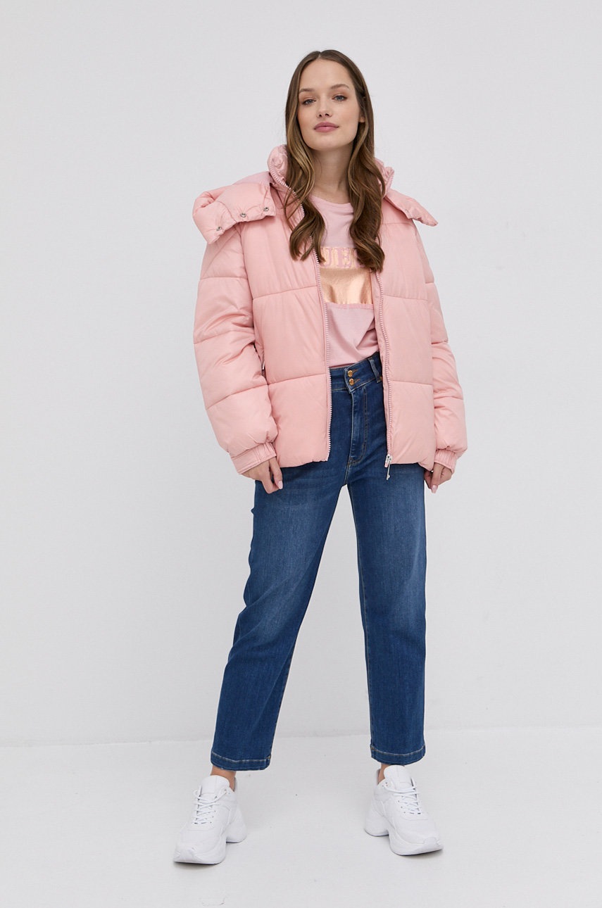 

Куртка Guess женская цвет розовый зимняя