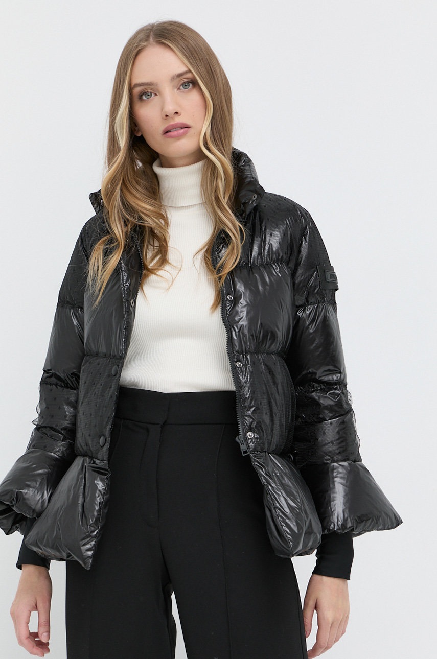 

Пуховая куртка Red Valentino женская цвет чёрный зимняя