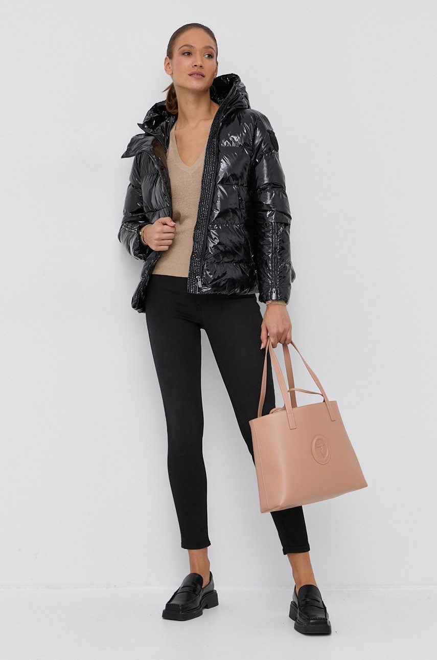

Куртка Pinko женская цвет чёрный зимняя
