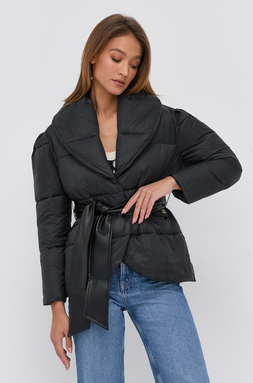 

Яке Twinset дамско в черно с преходна изолация с уголемена кройка, Черен