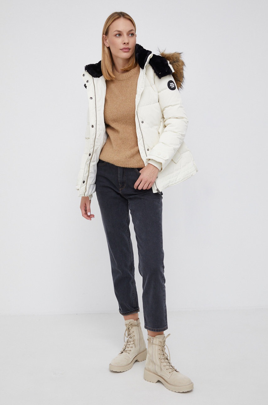 

Пуховая куртка Pepe Jeans женская цвет кремовый зимняя