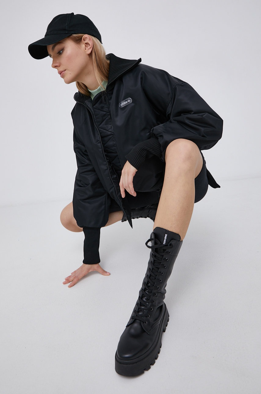 

Яке adidas Originals дамско в черно с преходна изолация, Черен