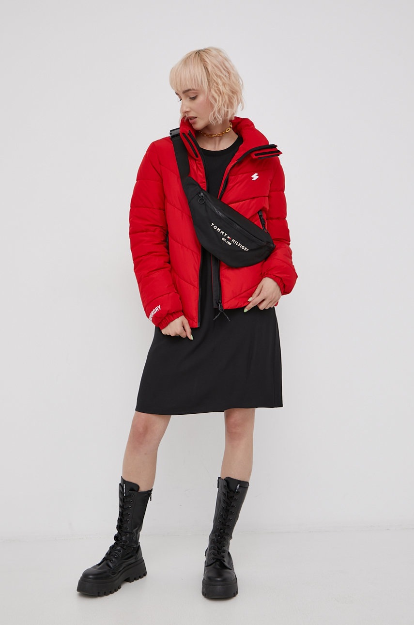 

Куртка Superdry жіноча колір червоний перехідна