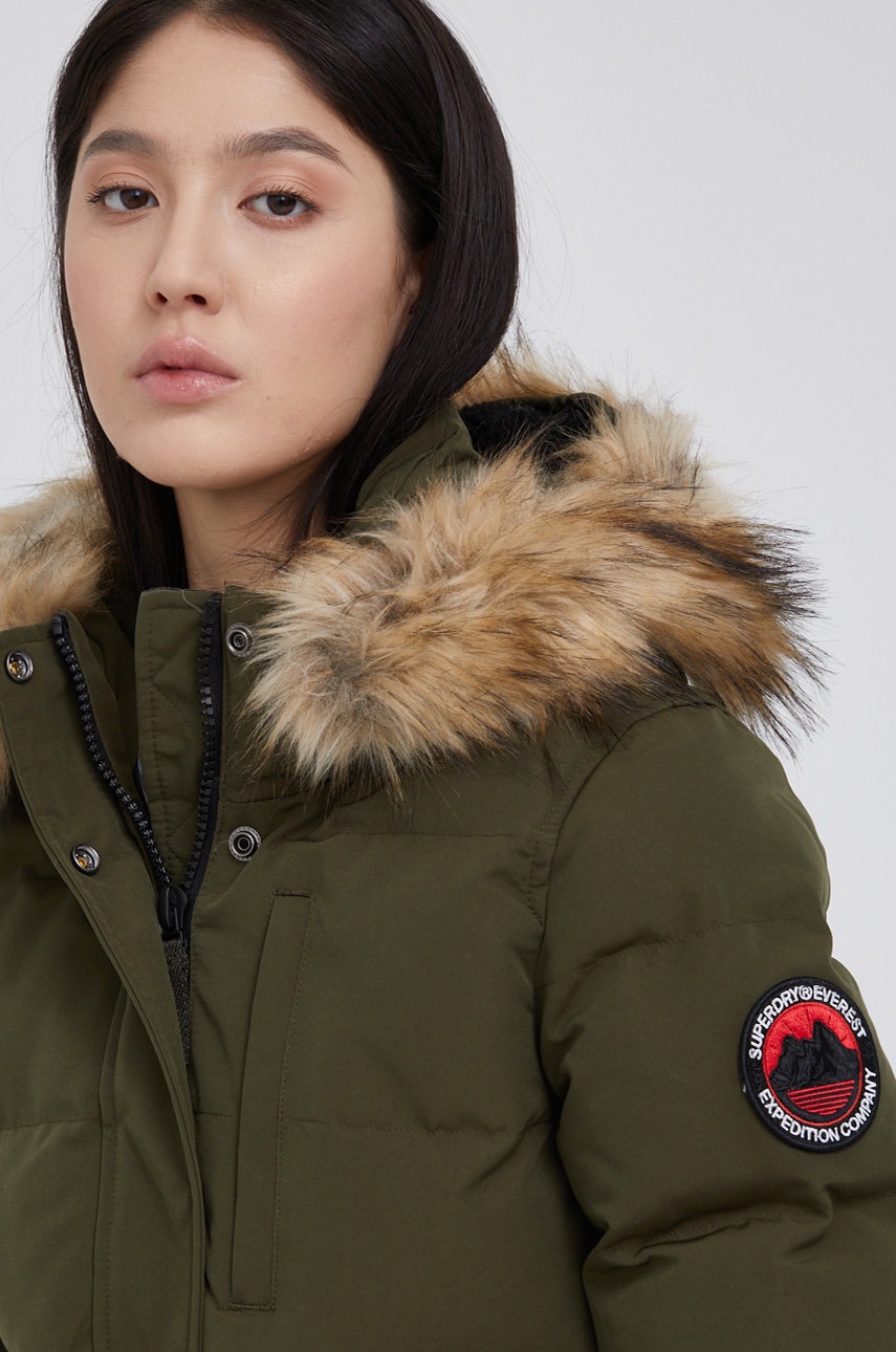 

Куртка Superdry жіноча колір зелений зимова