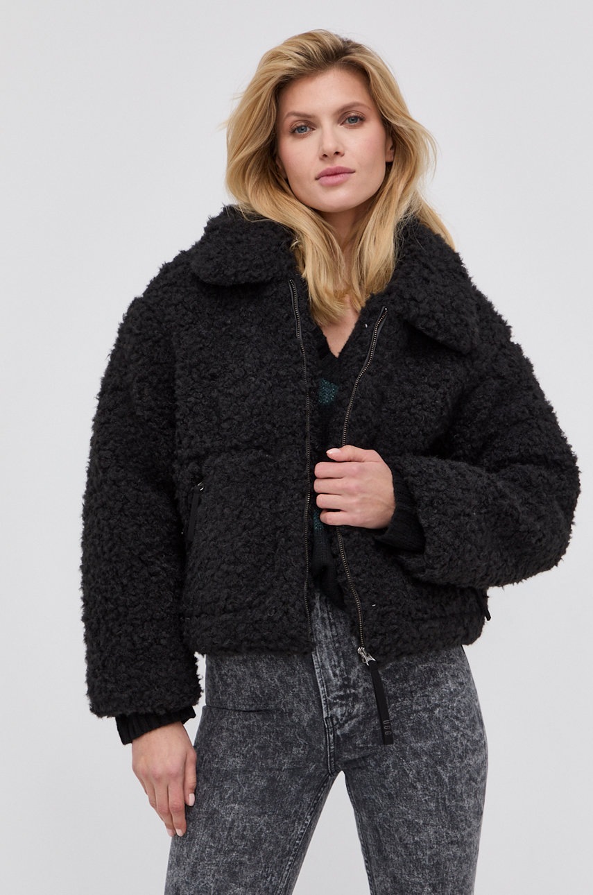 

Яке UGG Maeve в черно с преходна изолация, Черен