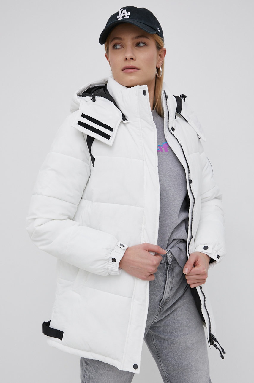 

Куртка Superdry женская цвет белый зимняя