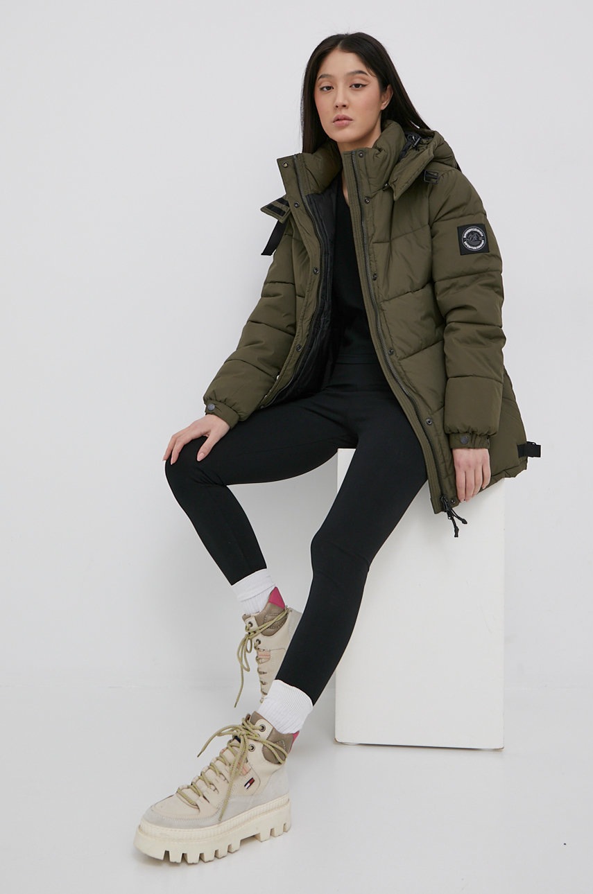 

Куртка Superdry жіноча колір зелений зимова