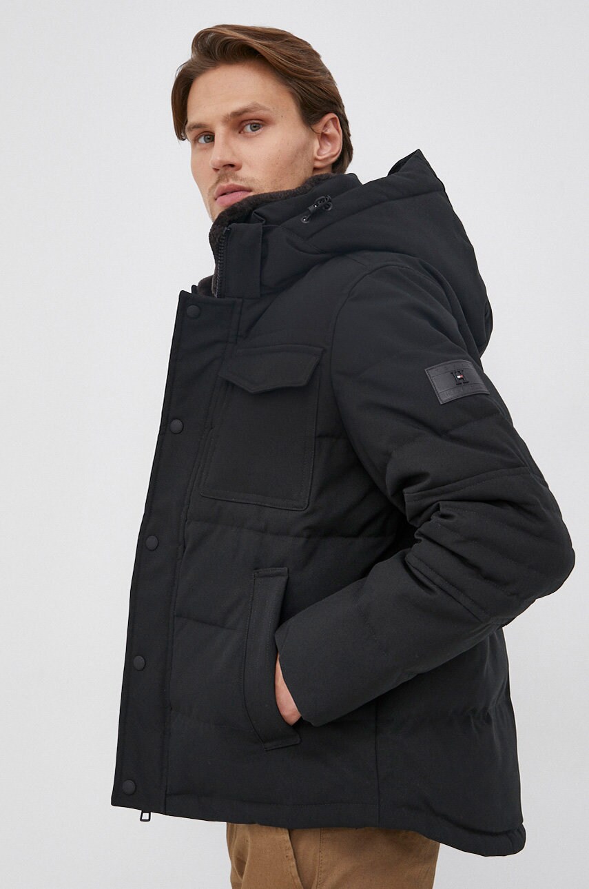 

Яке Tommy Hilfiger мъжко в черно със зимна изолация, Черен