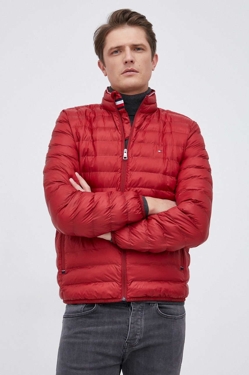 

Яке Tommy Hilfiger мъжко в червено със зимна изолация, Червен