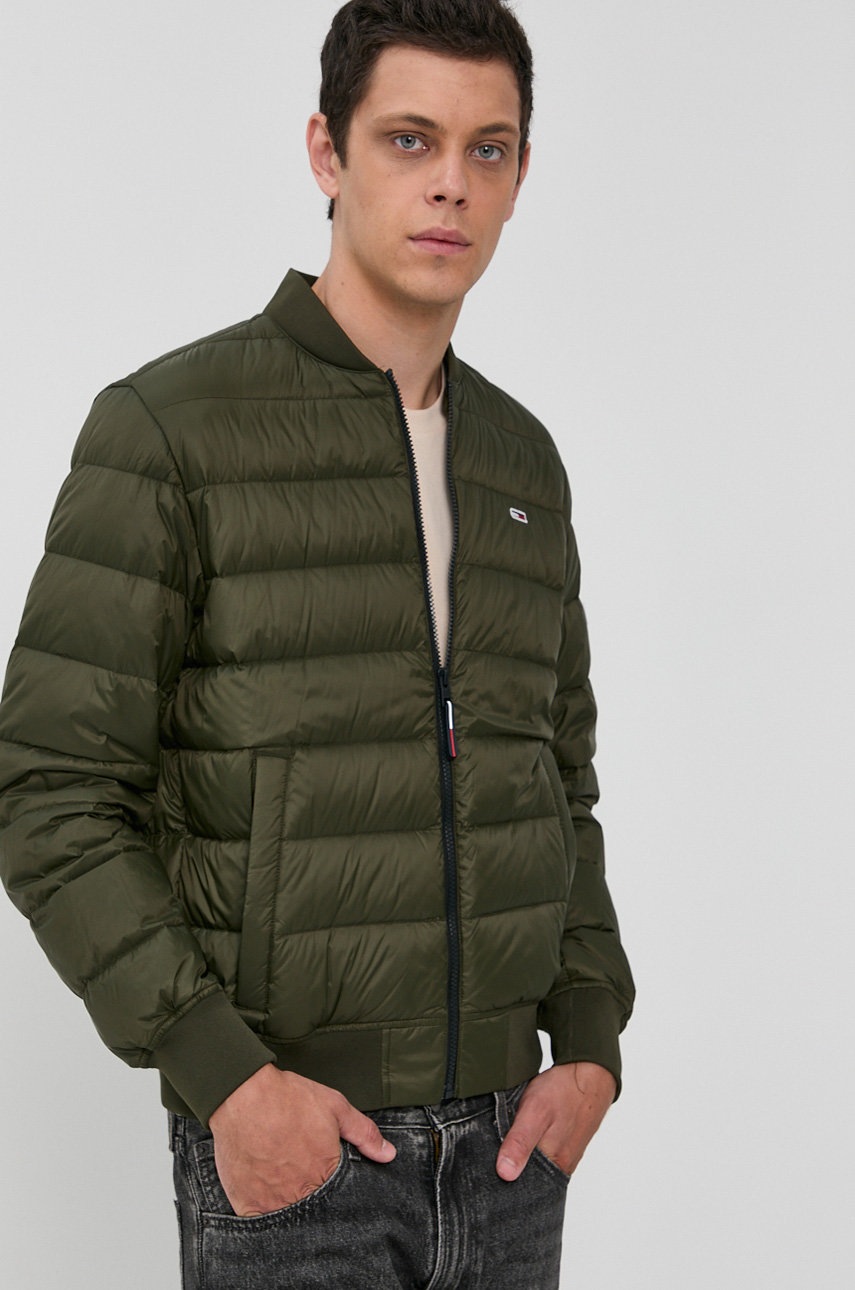 

Пухова куртка Tommy Jeans чоловіча колір зелений зимова