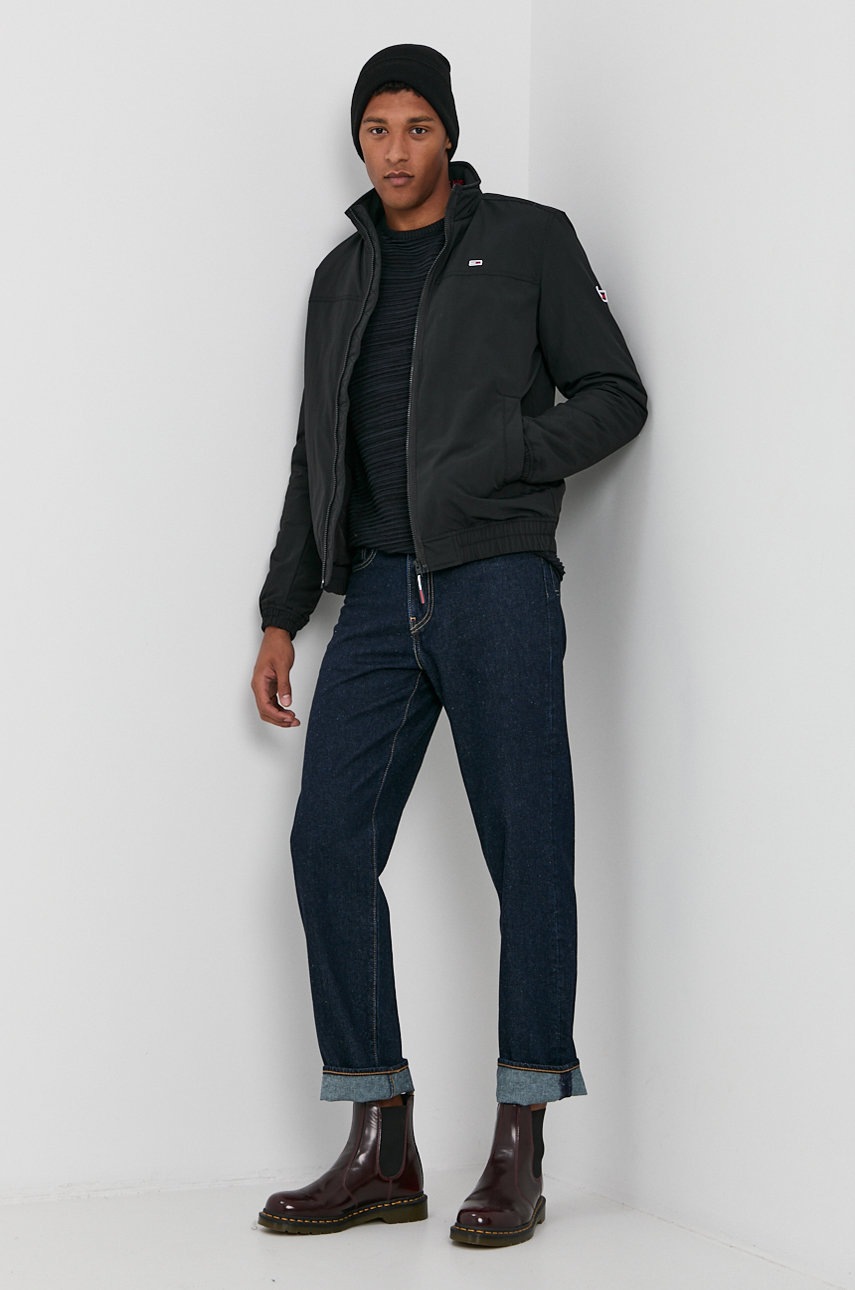 

Куртка Tommy Jeans чоловіча колір чорний перехідна