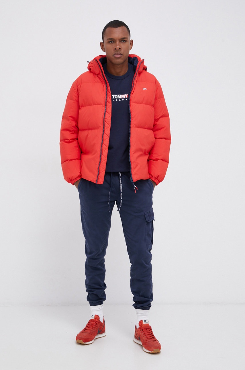 

Пуховая куртка Tommy Jeans мужская цвет красный зимняя