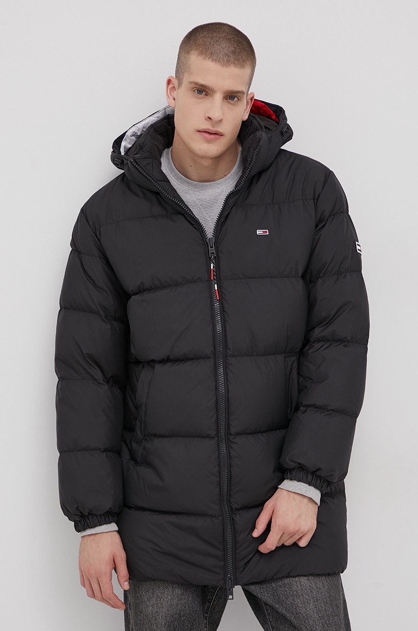

Пухено яке Tommy Jeans мъжко в черно със зимна изолация, Черен