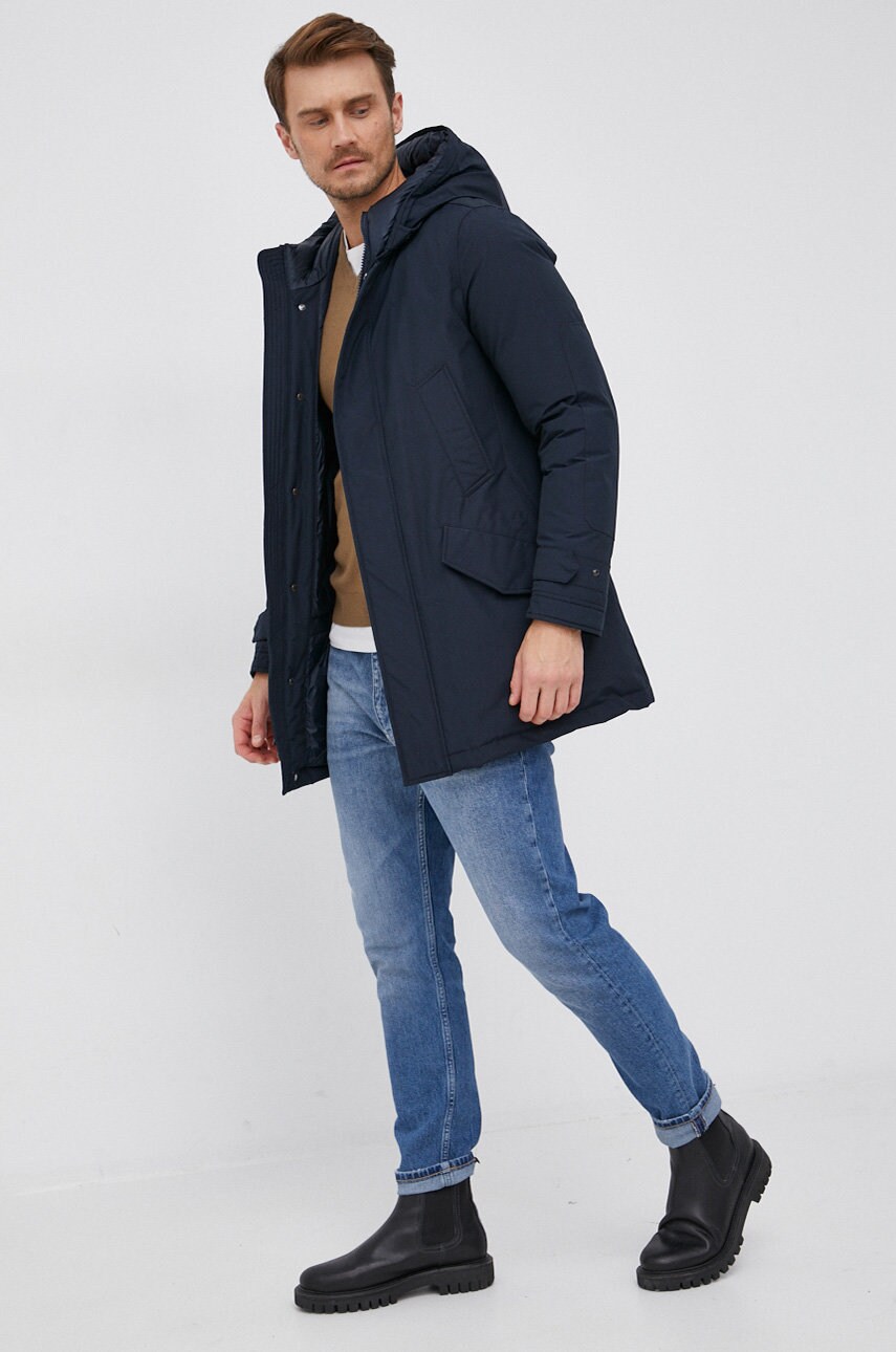 Woolrich geacă de puf bărbați, culoarea albastru marin, de iarnă