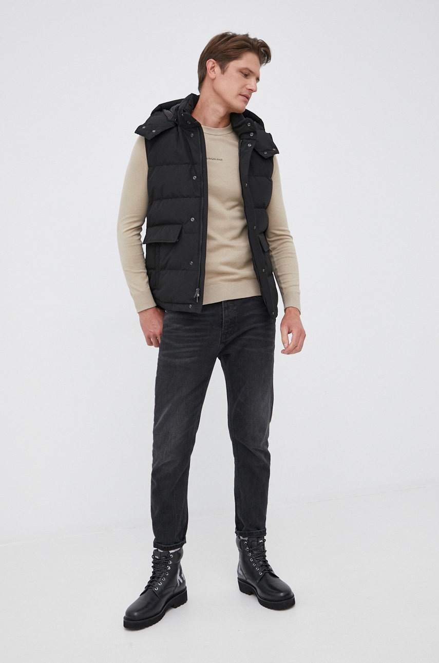 

Пуховая безрукавка Woolrich мужская цвет чёрный зимний
