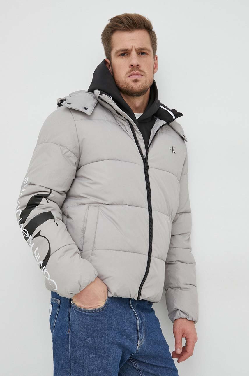 

Яке Calvin Klein Jeans в сиво със зимна изолация, Сив