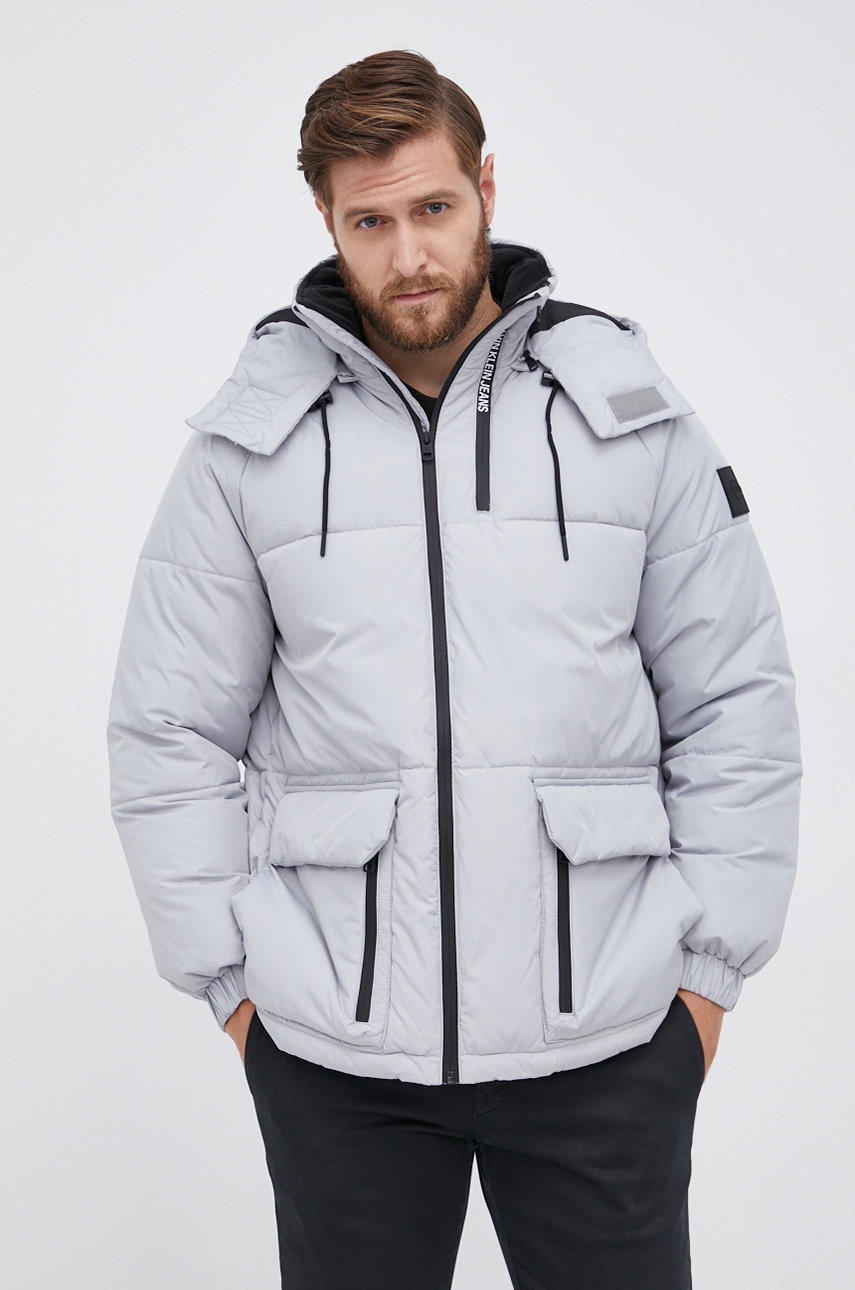

Яке Calvin Klein Jeans мъжко в сиво със зимна изолация, Сив