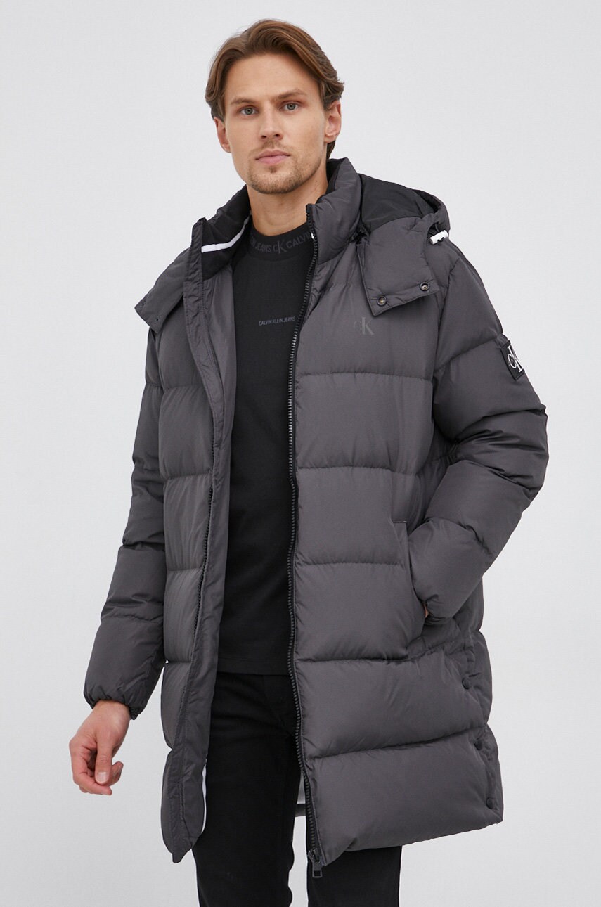 

Пухено яке Calvin Klein Jeans мъжко в сиво със зимна изолация, Сив
