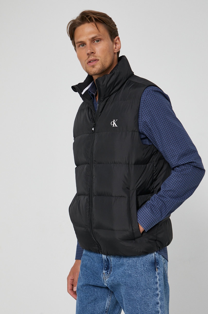 

Пухен елек Calvin Klein Jeans мъжки в черно, Черен