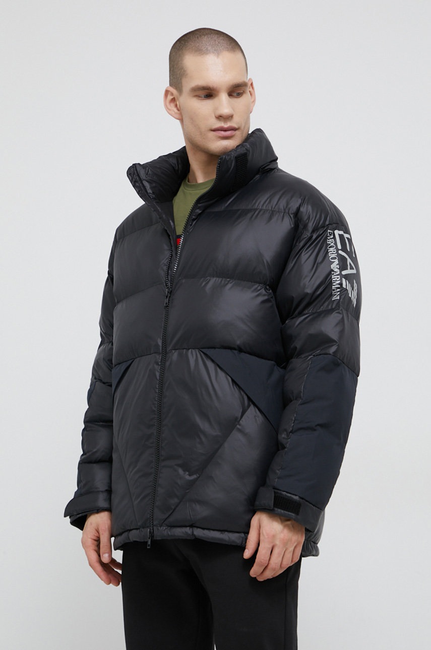 

Яке EA7 Emporio Armani мъжко в черно със зимна изолация, Черен
