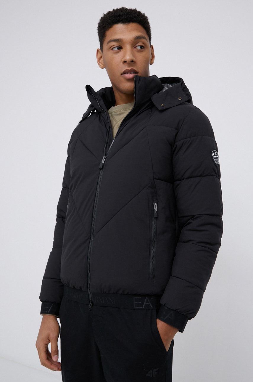 

Яке EA7 Emporio Armani мъжко в черно със зимна изолация, Черен