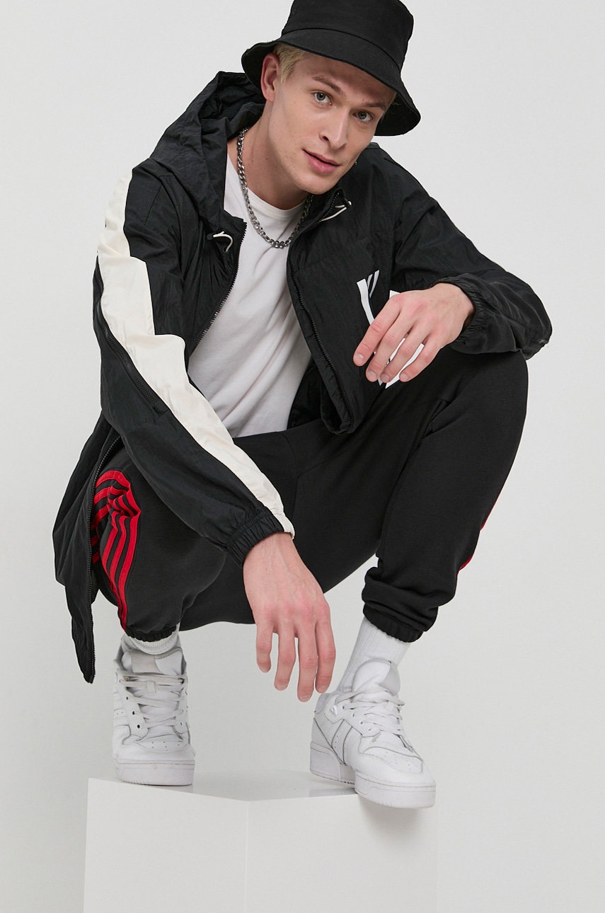 

Яке adidas Performance GT9769 мъжко в черно с преходна изолация, Черен