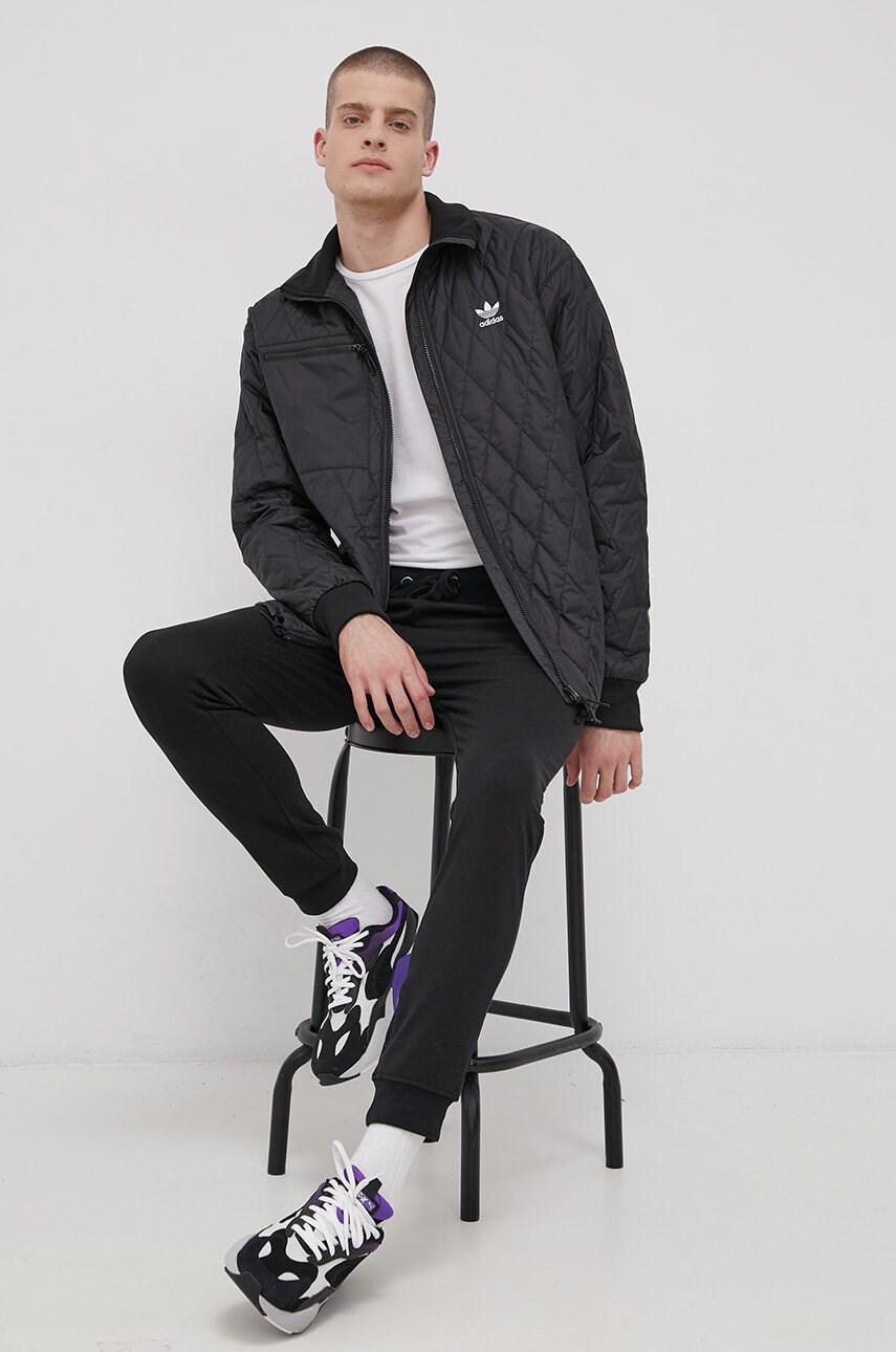 

Куртка adidas Originals чоловіча колір чорний перехідна