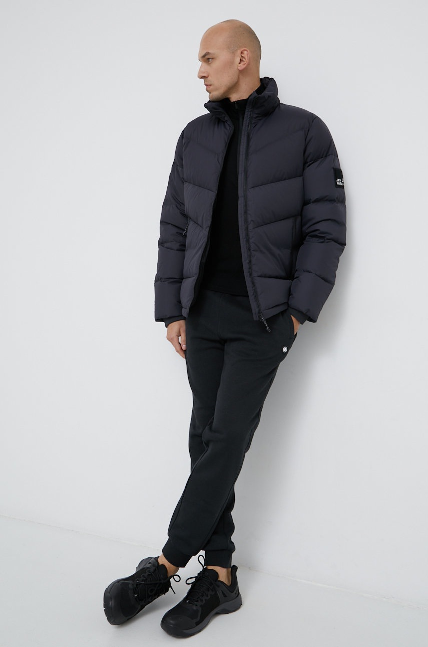 

Спортивная пуховая куртка Jack Wolfskin 365 Fearless цвет чёрный зимняя