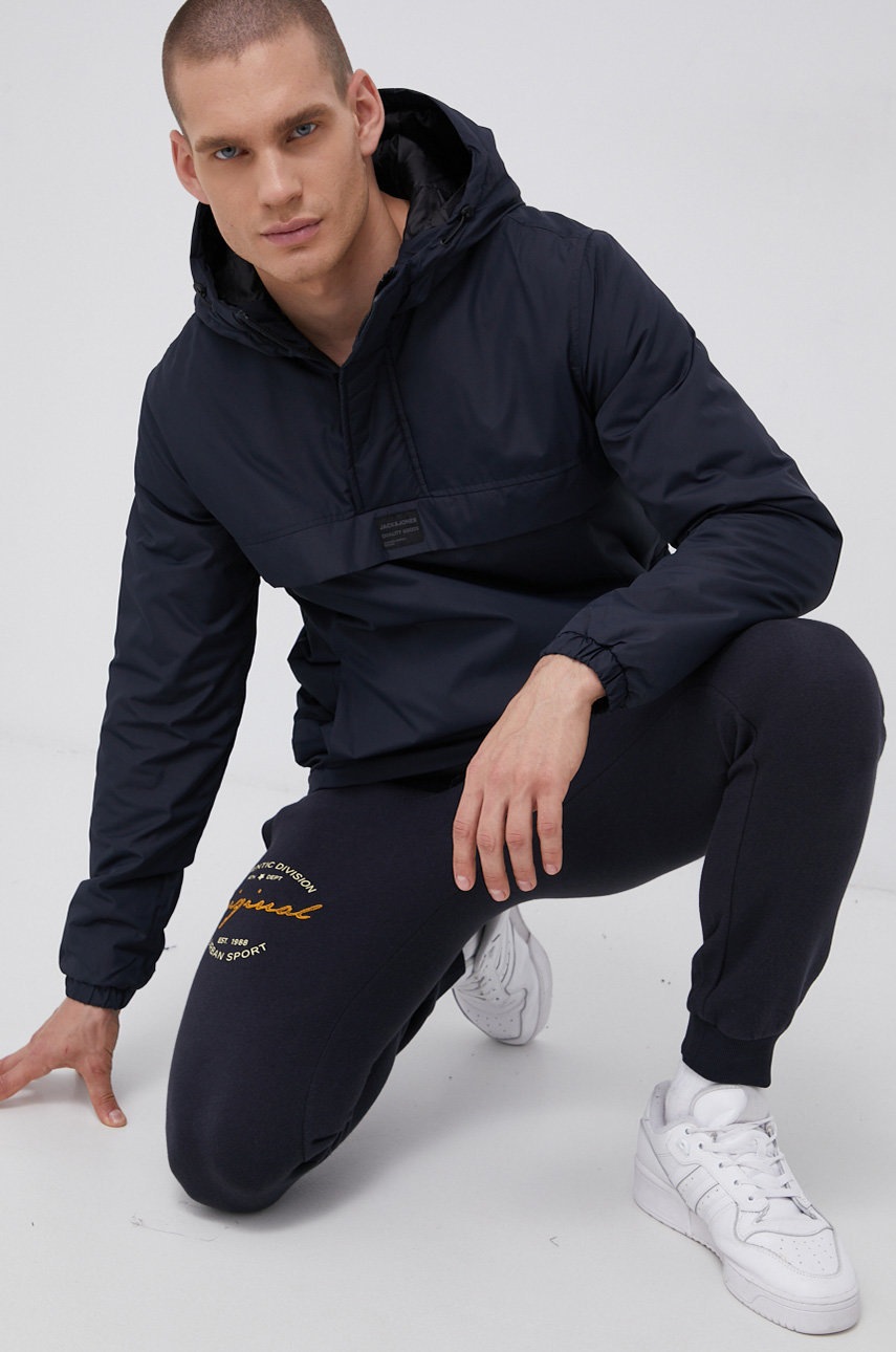 

Яке Jack & Jones мъжко в тъмносиньо с преходна изолация, Тъмносин