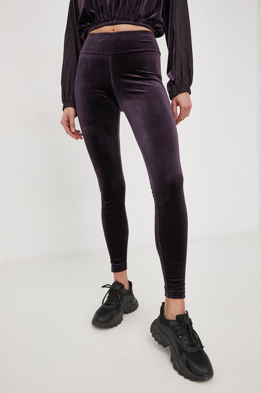 

Легінси Reebok Classic жіночі колір фіолетовий гладкі