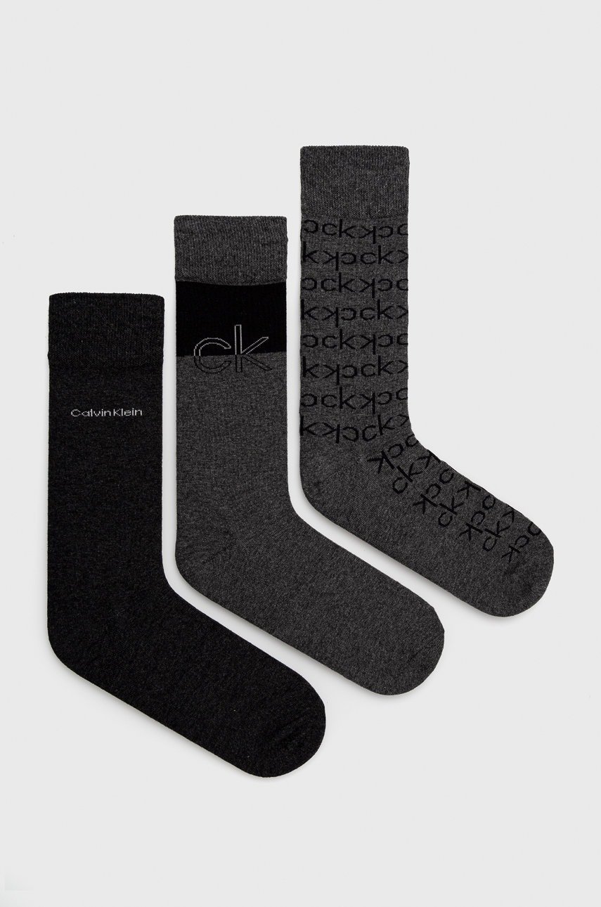 

Чорапи Calvin Klein мъжки в сиво, Сив