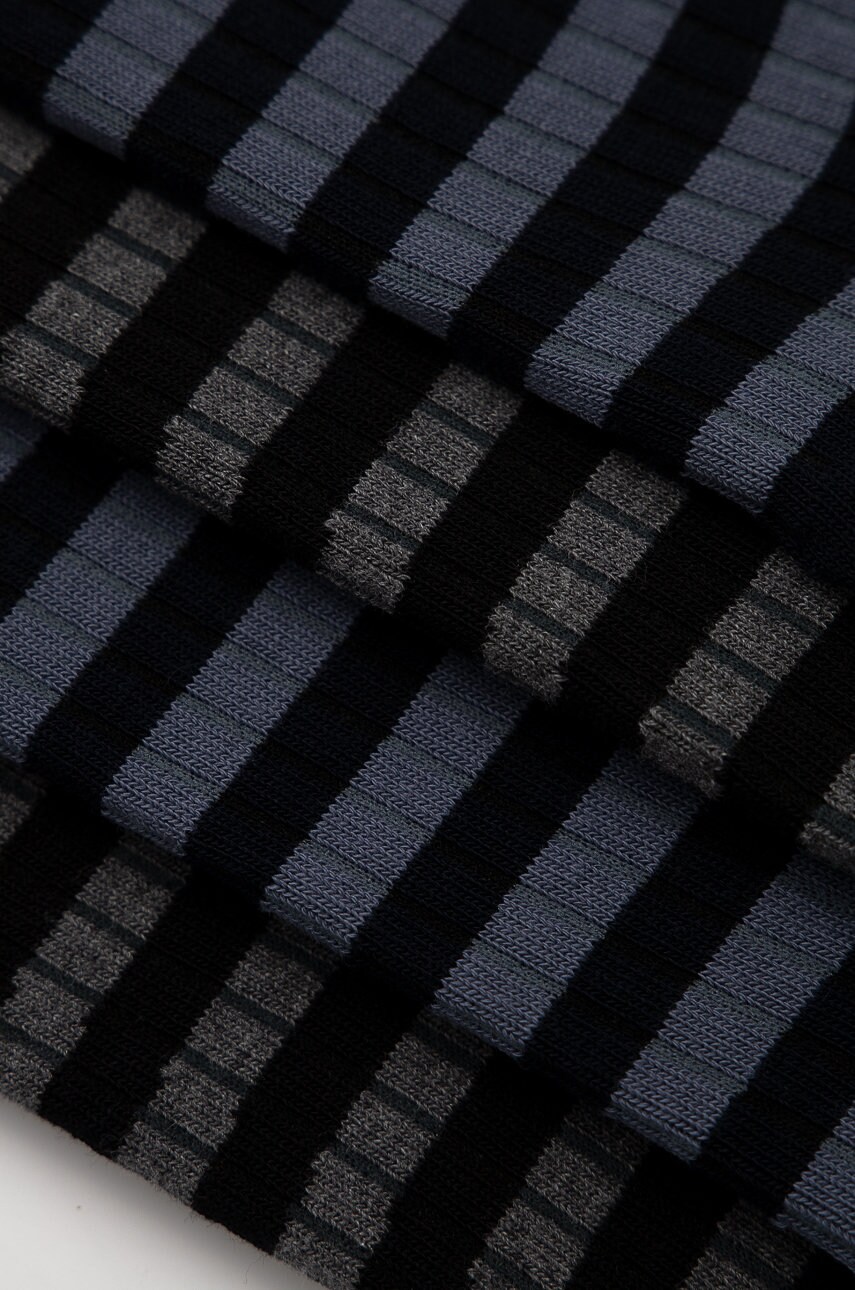 

1897981